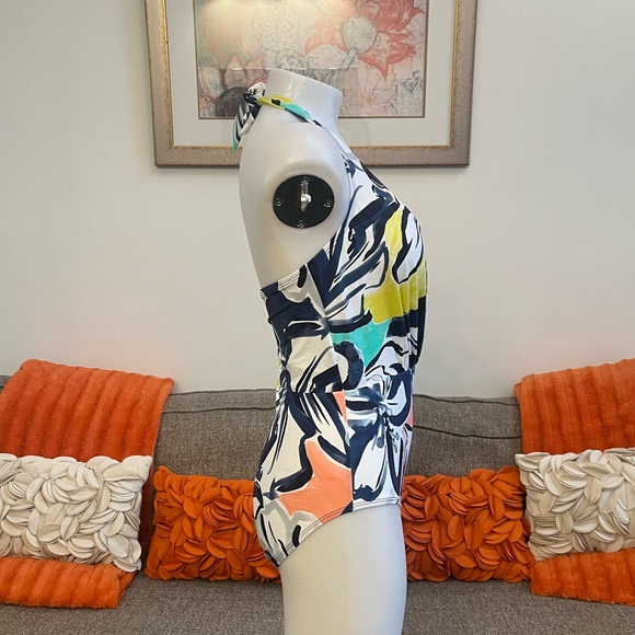 ❣️🆕Coastal Blue Floral Print Halter One Piece Swimsuit❣️ - Picture 5 of 8